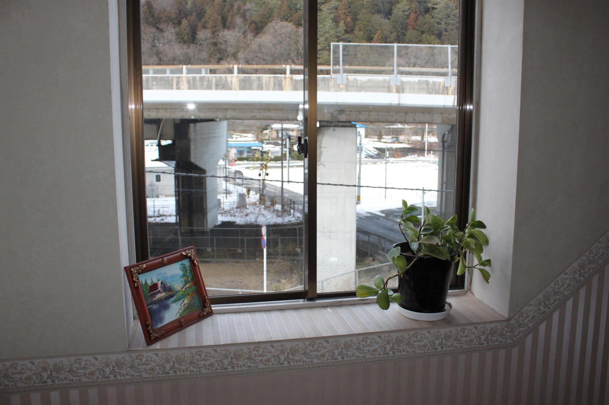 Business Hotel Fujimi Фудзиёсида Экстерьер фото