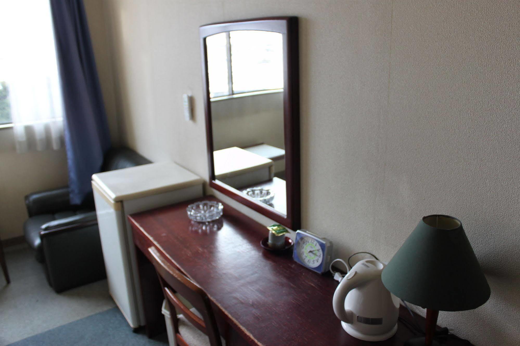 Business Hotel Fujimi Фудзиёсида Экстерьер фото